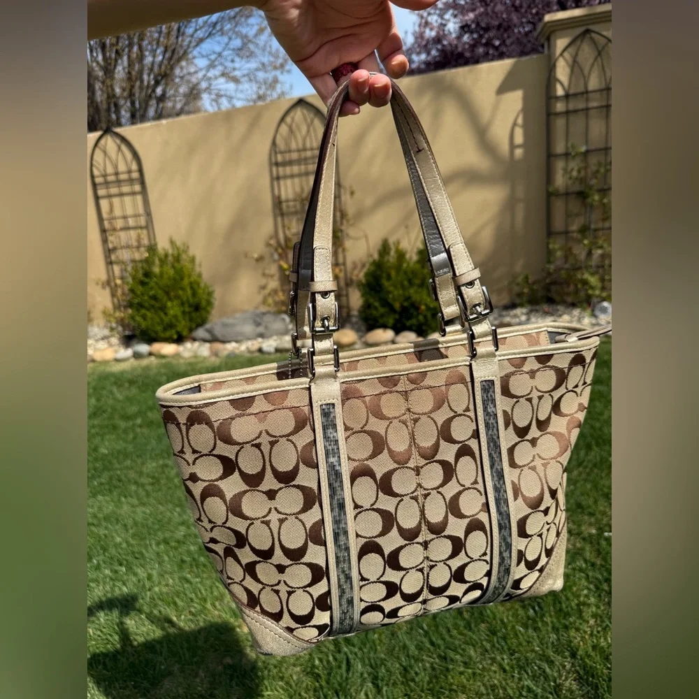 Coach Signature Large Jacquard Beige Tote Bag - Picture 3 of 13